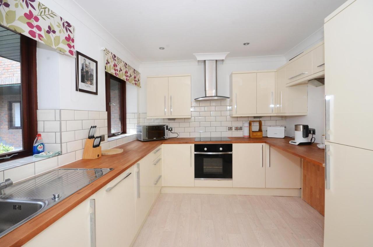 Apartment 5 In York Bagian luar foto